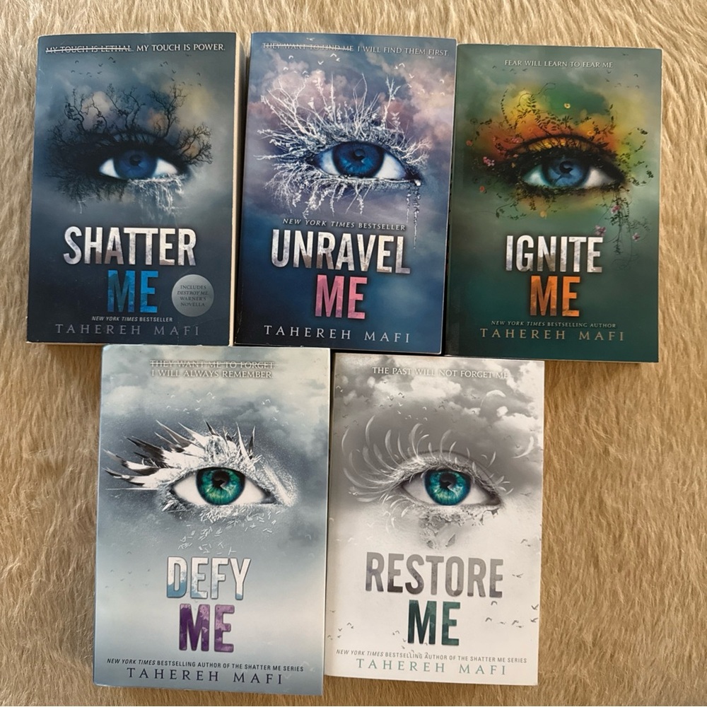 Tahereh Mafi "Shatter Me" Series - 4 Paperback 1 Hardcover Set